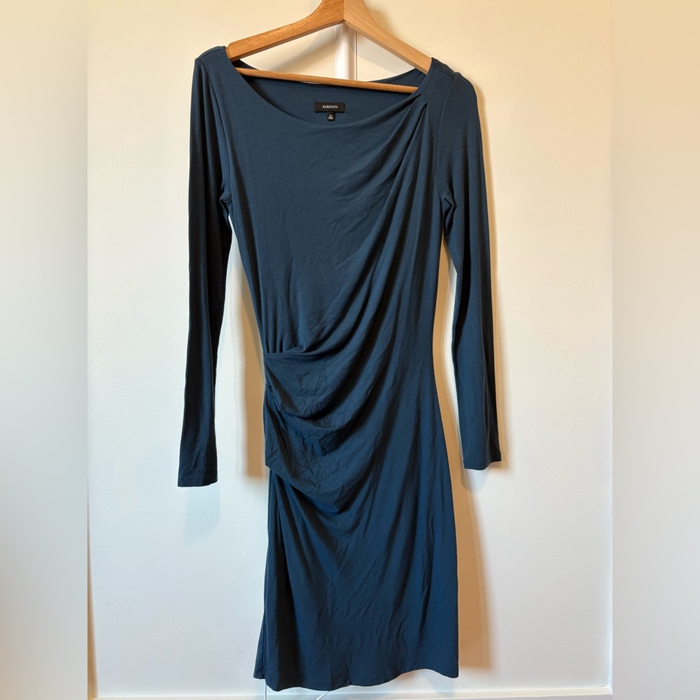 Elegant Blue Long-Sleeve Dress
